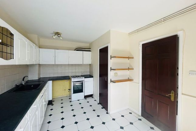Maisonette to rent in Arbery Road, London