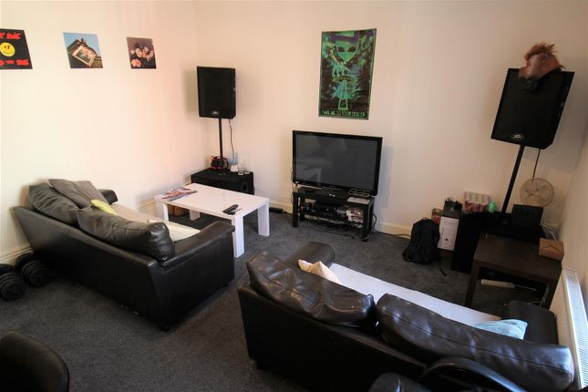 3-bed terraced on Thornville Mount, Leeds, £620/mo