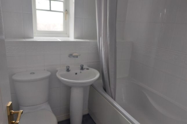 Bathroom.Jpg