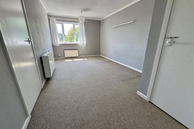 72 Penda Close, Luton photo 3