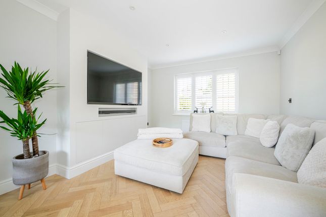 10 The Glade, Mutton Hall Hill, Heathfield photo 2