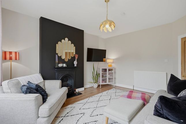 Priestfield Crescent, Edinburgh photo 3
