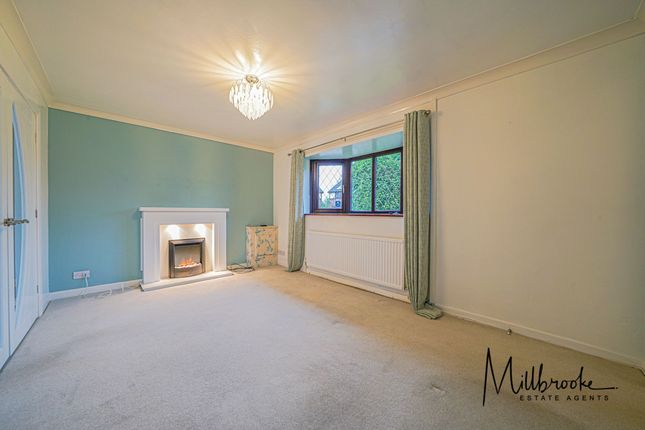98 Holyoake Road, Manchester photo 3