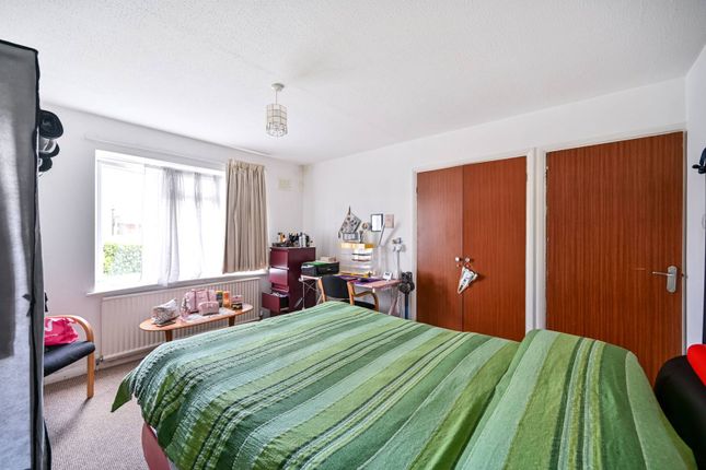 Flat for sale in Worplesdon Road, Guildford