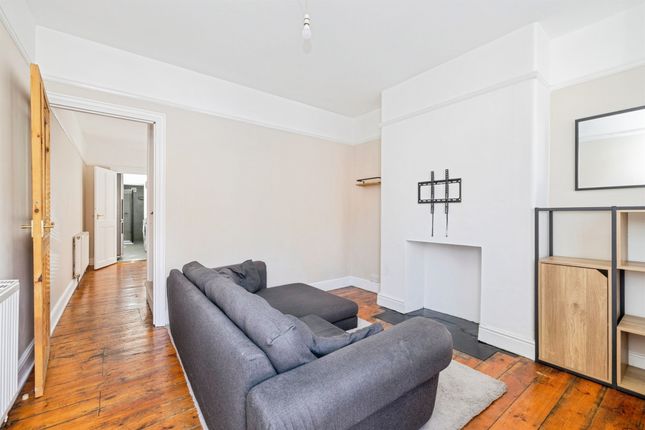 17, Stanmore Road, Watford photo 4