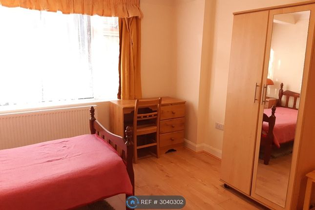 Hallmead Road, Sutton photo 2