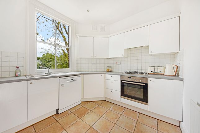 Flat to rent in Cross Street, Islington