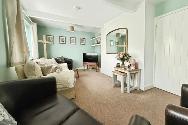 6 Hawthorn, Ashford photo 2