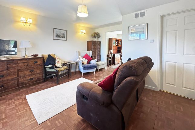 46, Lincoln Park, Amersham photo 3