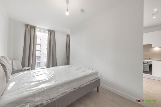Flat 63, Cranton Avenue, Hayes photo 4