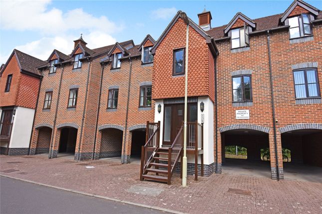 2 bed flat to rent in Christy Court, Tadley, Hampshire RG26