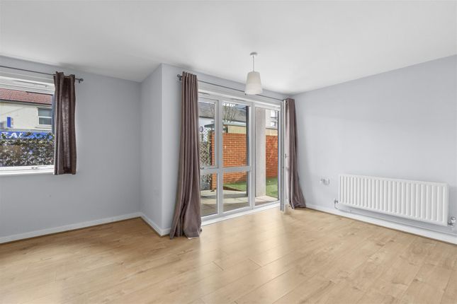 Flat 21, Guildmaster Court, Desborough Road, High Wycombe photo 4