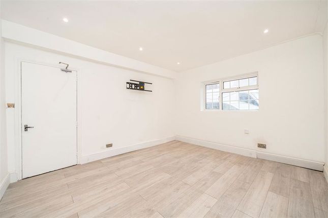 Flat 1, 23, Highfield Road, London photo 2