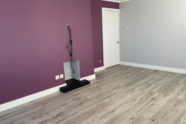 50 Ayton Park North, east kilbride photo 2