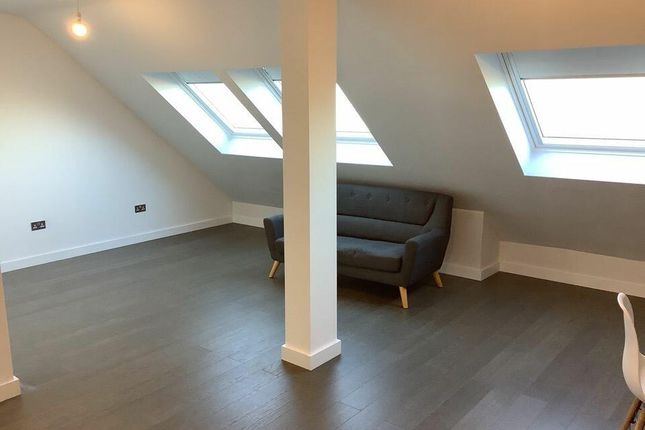 Flat to rent in Everard Close, St.Albans