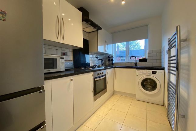 553B, Mauldeth Road West, Manchester photo 3