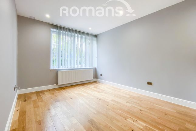 Flat 3, Fleet House, Barley Way, Hampshire photo 3