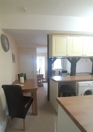 Flat 2, Corbett House, 16, Church Street, Kidderminster photo 4