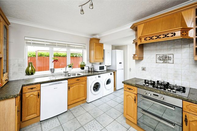 Bungalow for sale in Redgate Close, Mansfield, Nottinghamshire