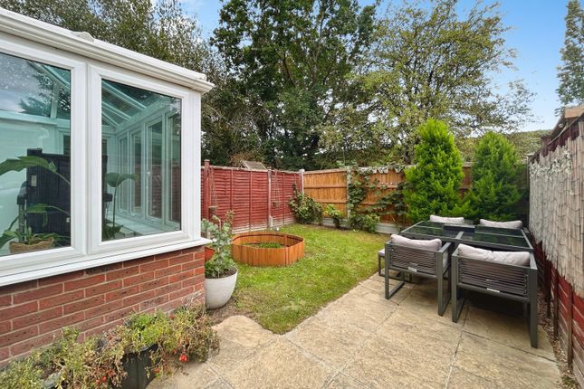 73, Pexalls Close, Hampshire photo 3