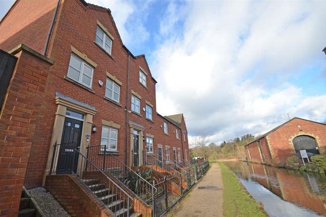 Town house for sale in Moorside Place, Canal Walk, Hyde