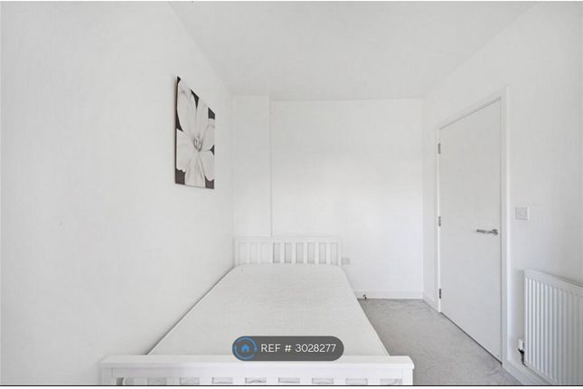 Flat, Bell Flower Lodge Gubbins Lane, Harold Wood, Romford photo 5