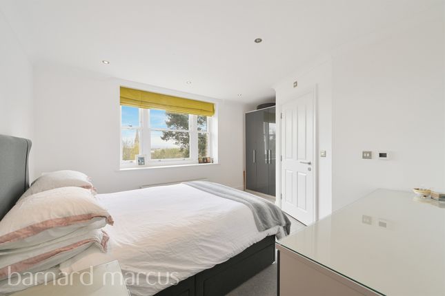 Flat for sale in Langley Road, Surbiton