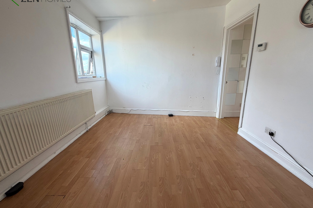Flat 12, 60 Brooksby's Walk, London photo 4