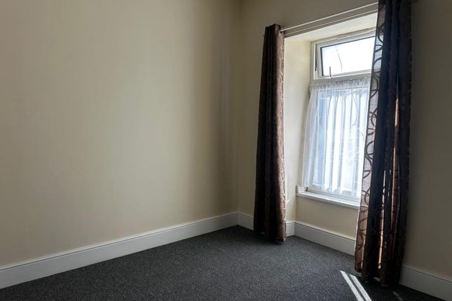 106 James Street, Llanelli Carmarthenshire, LLANELLI TOWN CENTRE photo 2