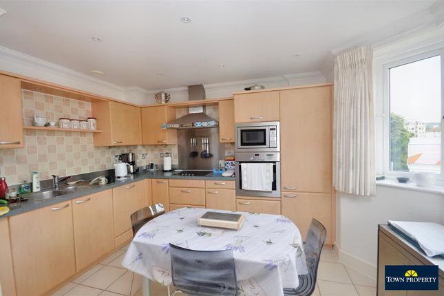 Flat for sale in Compton Street, Eastbourne