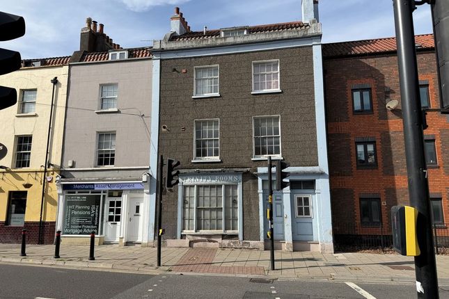 1-bed flat on 12 Trinity Place, Merchants Road, Bristol, £200,000