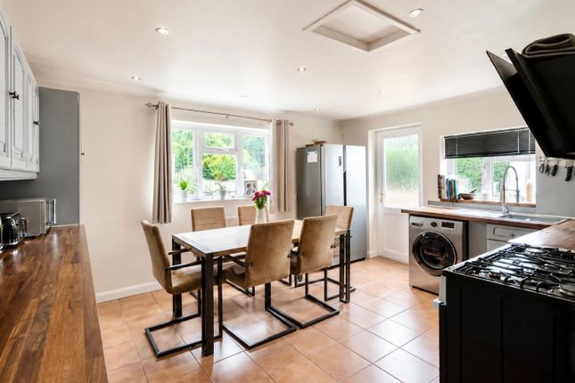 38, Stretton Crescent, Leamington Spa photo 4
