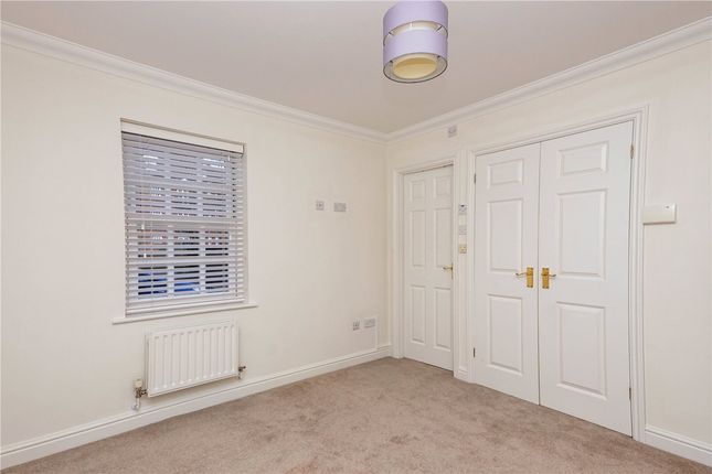 Flat to rent in Chime Square, St. Albans, Hertfordshire