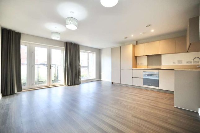 Flat to rent in Luna Court, Loughton