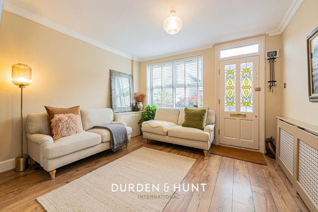 34 Cowper Road, Rainham photo 3