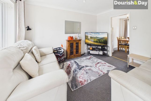 22 Dreieich Close, Stafford photo 2