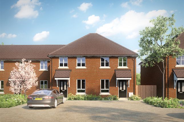 End terrace house for sale in Leaf Drive, Ringwood
