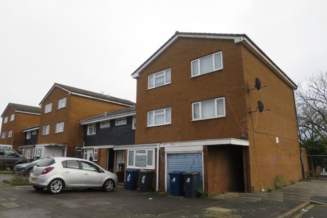Thumbnail Town house to rent in Larwood Close, Greenford