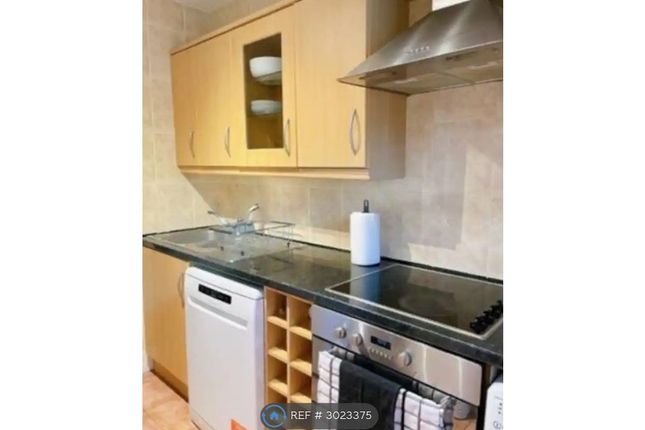 Flat, Cranford Lodge Victoria Drive, London photo 2