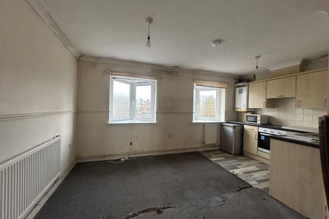 Flat 3, 55 Oxford Road, Clacton-On-Sea photo 2