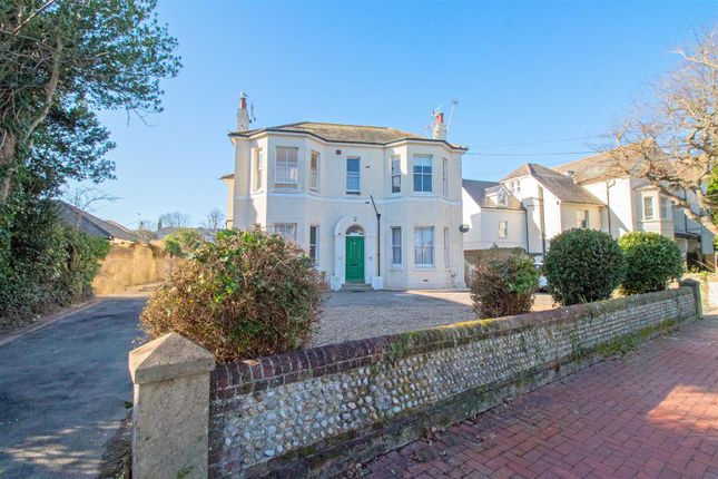Thumbnail Flat for sale in Farncombe Road, Worthing