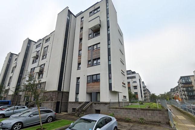 Thumbnail Flat to rent in Colonsay View, Edinburgh