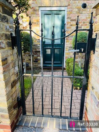 4, Alexandra Road, Windsor photo 2