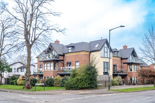 Flat for sale in Guys Cliffe Avenue, Leamington Spa