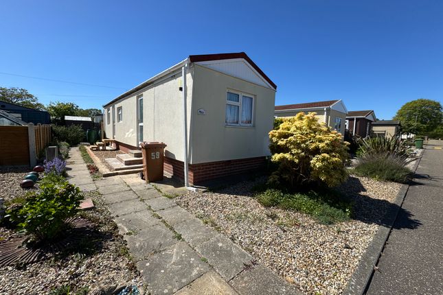 59, Woodland View, Norwich photo 2