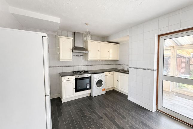 190 Walton Road, London photo 2