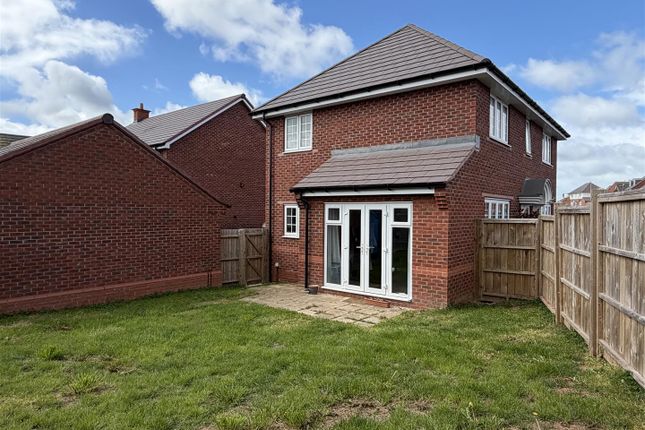 9, Cinnabar Grove, Hereford photo 3