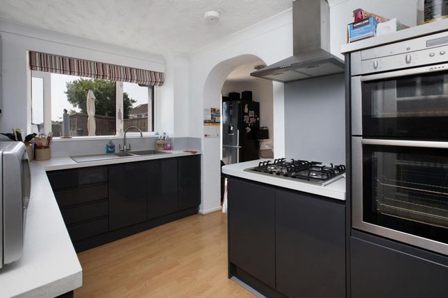 4 Elmwood Crescent, Dawlish photo 2