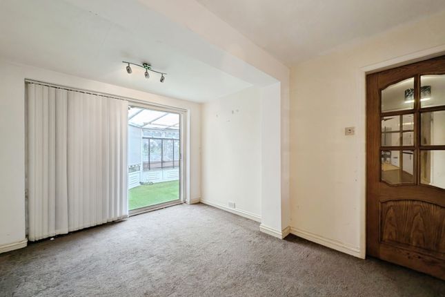 53, Castleway, Tyne and Wear photo 4