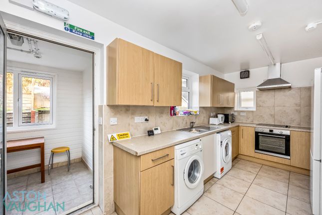 92 Hillside, Brighton, East Sussex photo 3